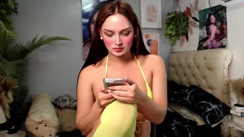 Snapshot of sweet_nicole4u chatting on 12-16-24, 05:27 girlnamenicole online show from 12-16-24, 05:27