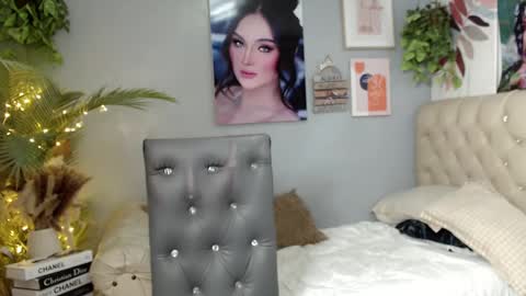 Snapshot of sweet_nicole4u chatting on 02-10-25, 03:13 girlnamenicole online show from 02-10-25, 03:13