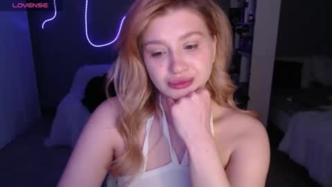 sweet_nicole_333 online show from 05-28-26, 10:56