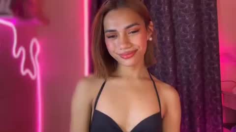 sweet_nikki03 online show from 10-07-25, 06:16