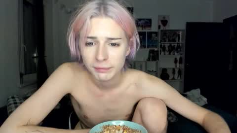 kira online show from 10-26-25, 10:04