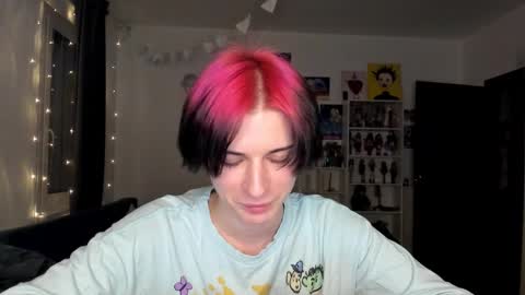 kira online show from 11-17-25, 02:23