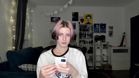 kira online show from 02-14-26, 05:43