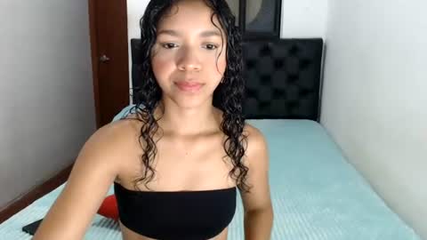 Snapshot of sweet_petite15 chatting on 06-12-26, 12:04 petite sweet online show from 06-12-26, 12:04