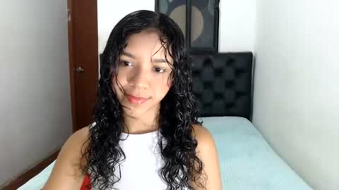 Snapshot of sweet_petite15 chatting on 07-09-26, 12:31 petite sweet online show from 07-09-26, 12:31