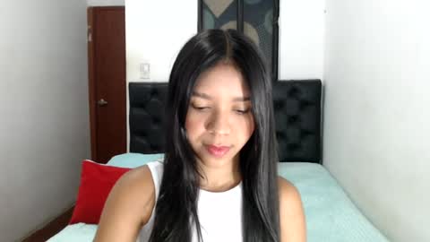 Snapshot of sweet_petite15 chatting on 07-13-26, 12:19 petite sweet online show from 07-13-26, 12:19