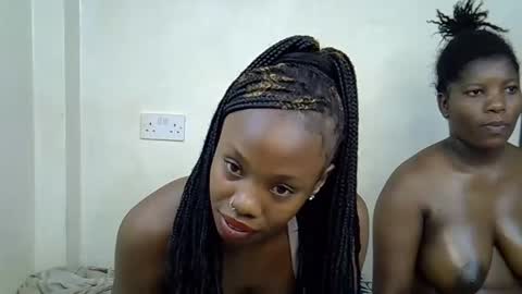 Elina online show from 11-26-25, 01:39