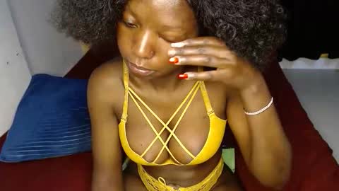 ellanah Tracie online show from 01-11-26, 12:15