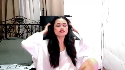 Leah online show from 12-18-25, 09:59