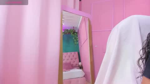 Yeileen online show from 03-25-26, 09:54