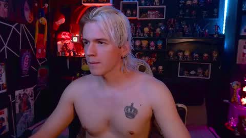 Snapshot of sweet_steve chatting on 09-24-25, 02:04 Matt online show from 09-24-25, 02:04