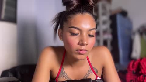 Snapshot of sweet_trishaxx chatting on 05-09-26, 06:51 Trisha online show from 05-09-26, 06:51