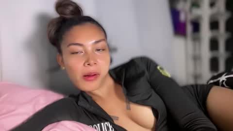 Snapshot of sweet_trishaxx chatting on 05-23-26, 07:02 Trisha online show from 05-23-26, 07:02