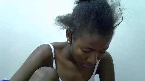 Snapshot of sweet_vee1 chatting on 07-08-26, 10:31 Princess vee online show from 07-08-26, 10:31