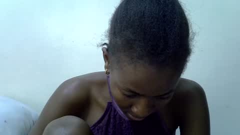 Snapshot of sweet_vee1 chatting on 07-12-26, 10:45 Princess vee online show from 07-12-26, 10:45