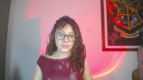sweet_venus4 online show from 01-18-26, 09:24