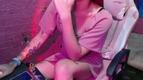 sweet_vina18 online show from 11-23-25, 07:30