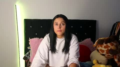Snapshot of sweet_xuee18 chatting on 05-01-26, 04:39 Sweet online show from 05-01-26, 04:39