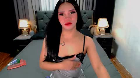 Snapshot of sweet_zoey12 chatting on 06-17-26, 09:34 bea takashi online show from 06-17-26, 09:34