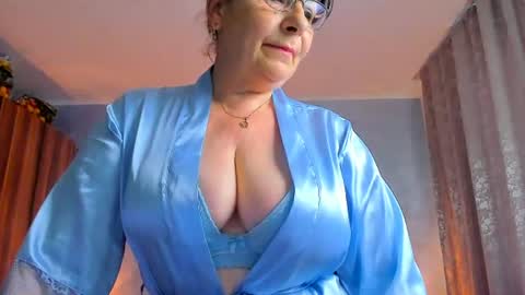 Snapshot of sweetangell69_ chatting on 06-24-26, 03:05 Viorica online show from 06-24-26, 03:05