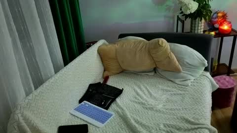 Snapshot of sweetania_ chatting on 05-20-26, 10:38 Ania online show from 05-20-26, 10:38