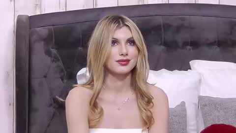 Snapshot of sweetanisia chatting on 10-17-25, 06:21 Anisia online show from 10-17-25, 06:21