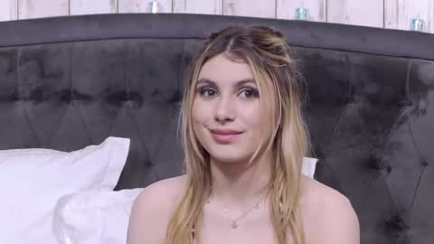 Anisia online show from 04-15-26, 05:20