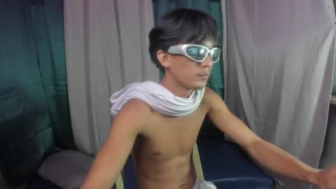 Snapshot of sweetasianrobertxxx chatting on 02-18-26, 06:26 Robert online show from 02-18-26, 06:26