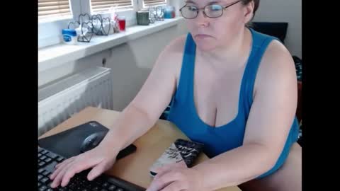 Snapshot of sweetboobs85h chatting on 03-12-25, 02:23 Sweetboobs85h online show from 03-12-25, 02:23