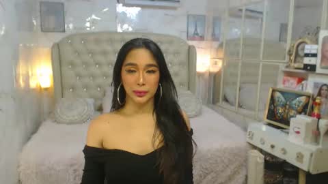 Carla online show from 09-30-25, 03:11