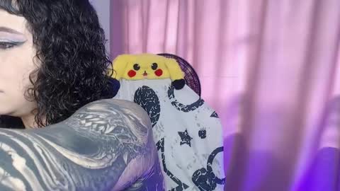 Snapshot of sweetcrime chatting on 05-19-26, 07:20 Independent model online show from 05-19-26, 07:20