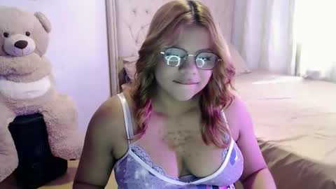 Snapshot of sweetcristalh chatting on 11-14-25, 07:12 Cristal online show from 11-14-25, 07:12
