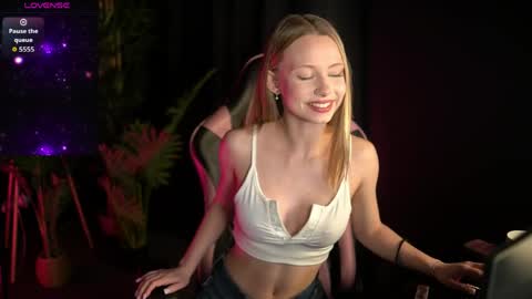 Lina online show from 04-09-26, 04:34