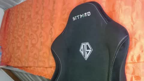 Snapshot of sweetdam12 chatting on 12-18-24, 01:26 sweetdam12 online show from 12-18-24, 01:26
