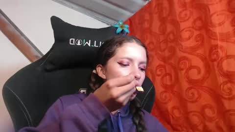 Snapshot of sweetdam12 chatting on 01-25-25, 07:18 sweetdam12 online show from 01-25-25, 07:18