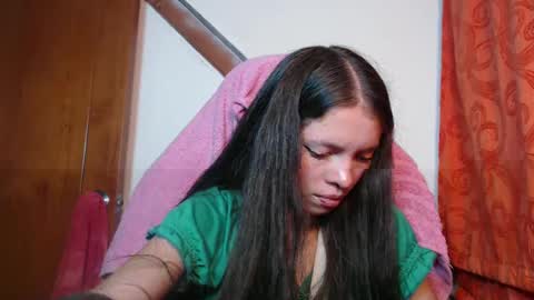 Snapshot of sweetdam12 chatting on 01-27-25, 08:07 sweetdam12 online show from 01-27-25, 08:07