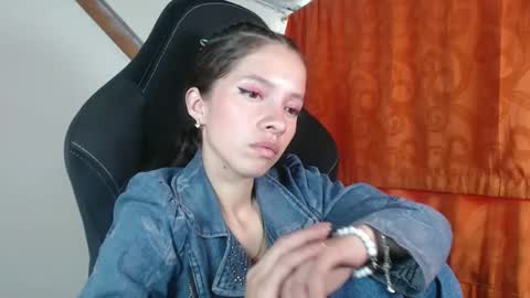 Snapshot of sweetdam12 chatting on 02-20-25, 08:25 sweetdam12 online show from 02-20-25, 08:25