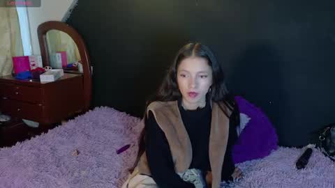 Snapshot of sweetdam12 chatting on 09-18-25, 08:11 sweetdam12 online show from 09-18-25, 08:11