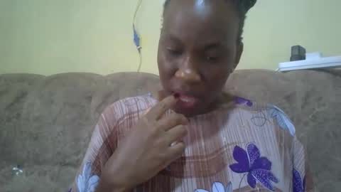 Snapshot of sweetdiva2012 chatting on 05-12-26, 11:07 sweetdiva2012 online show from 05-12-26, 11:07