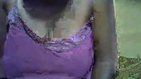 Snapshot of sweetdivah2 chatting on 04-27-26, 05:16 divinah online show from 04-27-26, 05:16