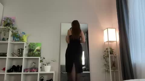 Snapshot of sweetdreamvic chatting on 02-18-26, 02:13 Vicktorious online show from 02-18-26, 02:13