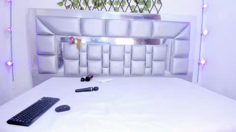 Snapshot of sweetebonny1 chatting on 02-24-26, 06:06 Jimena online show from 02-24-26, 06:06