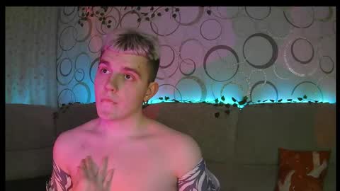 Snapshot of sweetescape4 chatting on 03-29-26, 07:36 Justin online show from 03-29-26, 07:36