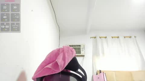 Snapshot of sweetfabianaxl chatting on 04-28-26, 07:52 Fabiana online show from 04-28-26, 07:52