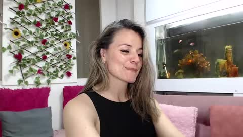 sweef online show from 10-10-25, 04:11