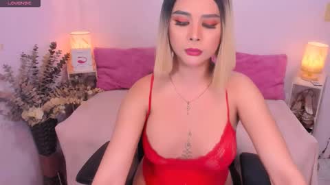 Snapshot of sweetfuckingqueen chatting on 12-20-25, 12:34 janelle online show from 12-20-25, 12:34