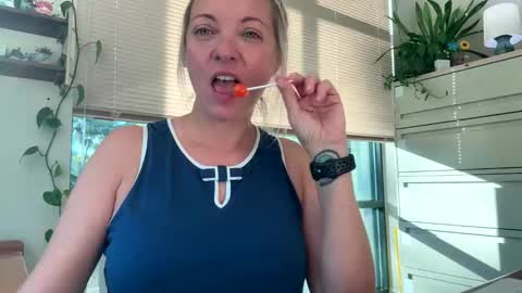 sweetgapeach1 online show from 10-14-25, 12:50
