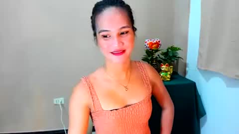 Snapshot of sweetgirl_latina143 chatting on 09-25-25, 07:17 sweetgirl_latina143 online show from 09-25-25, 07:17
