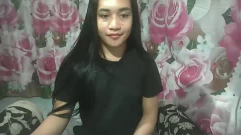 Snapshot of sweetgirly_jessa chatting on 05-27-26, 10:12 sweetgirly_jessa online show from 05-27-26, 10:12