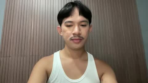 Snapshot of sweetguy102103 chatting on 03-09-26, 01:20 khrayan online show from 03-09-26, 01:20